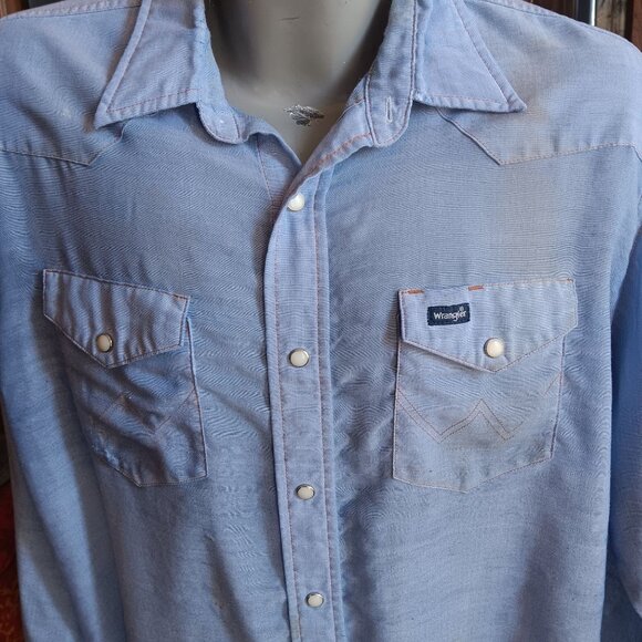 XL Wrangler Cowboy Distressed Western Shirt Wrangler Chambray Trashed 1990's - Picture 4 of 11